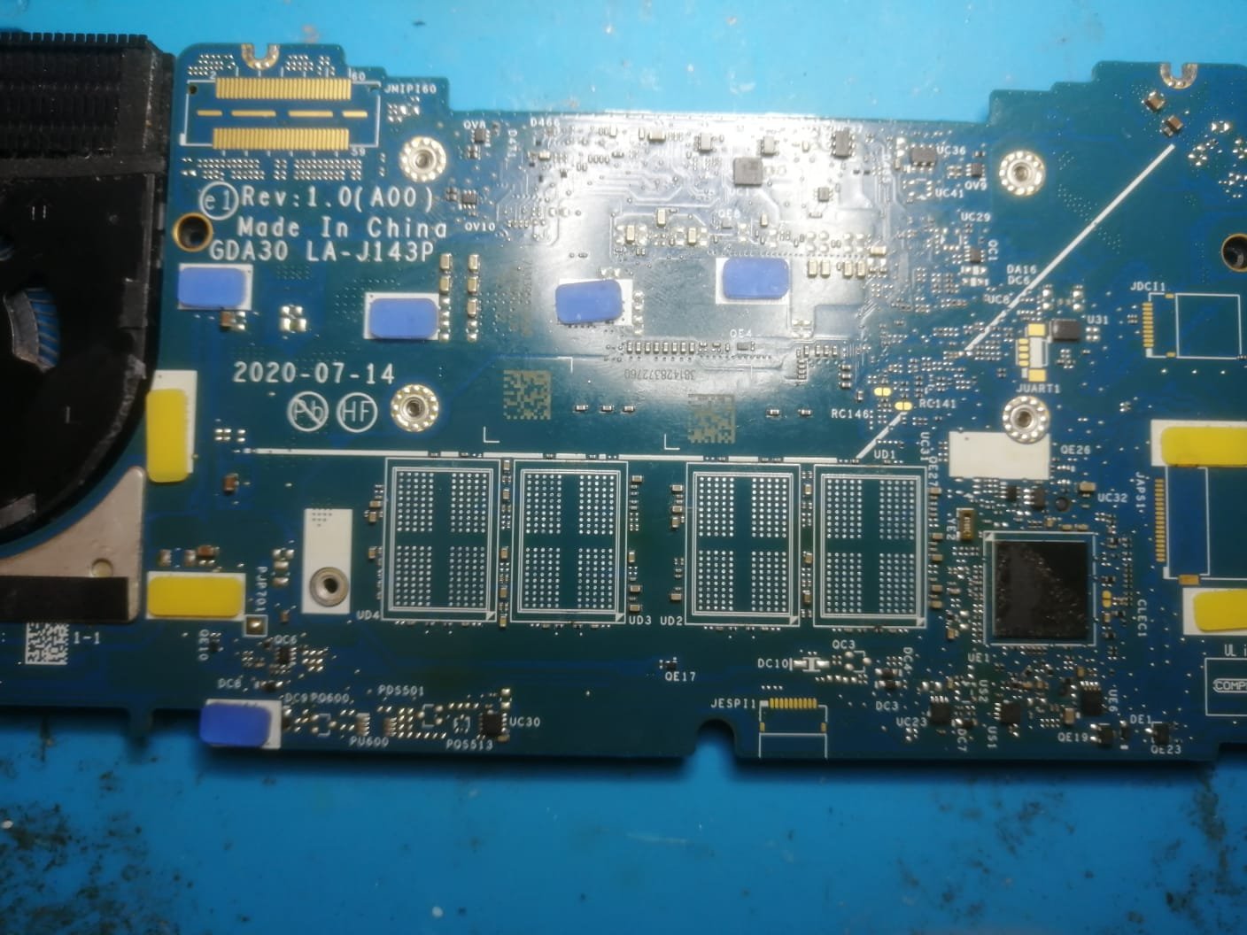 Microsoldadura y reparación de placa